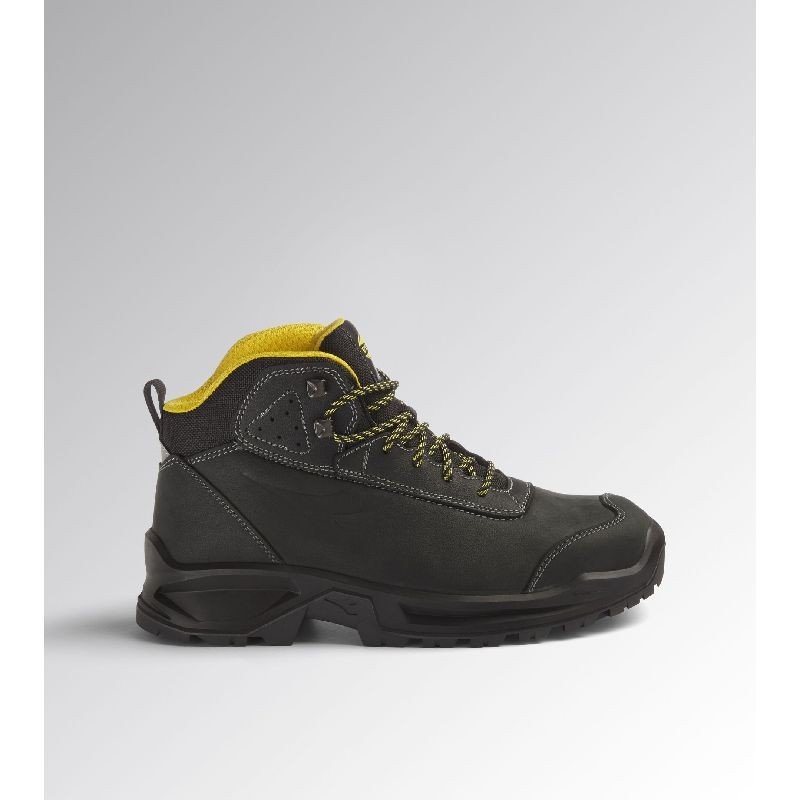 Achetez  CHAUSSURE DIADORA COUNTRY MID HAUTE S3 NOIRE en ligne sur MO-Shop Achetez  CHAUSSURE DIADORA COUNTRY MID HAUTE S3 NOIRE en ligne sur MO-Shop